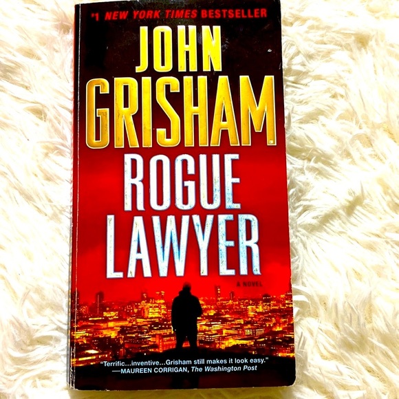 ROGUE LAWYER - JOHN GRISHAM NYT BESTSELLER PAPERBACK GUC - Picture 1 of 3